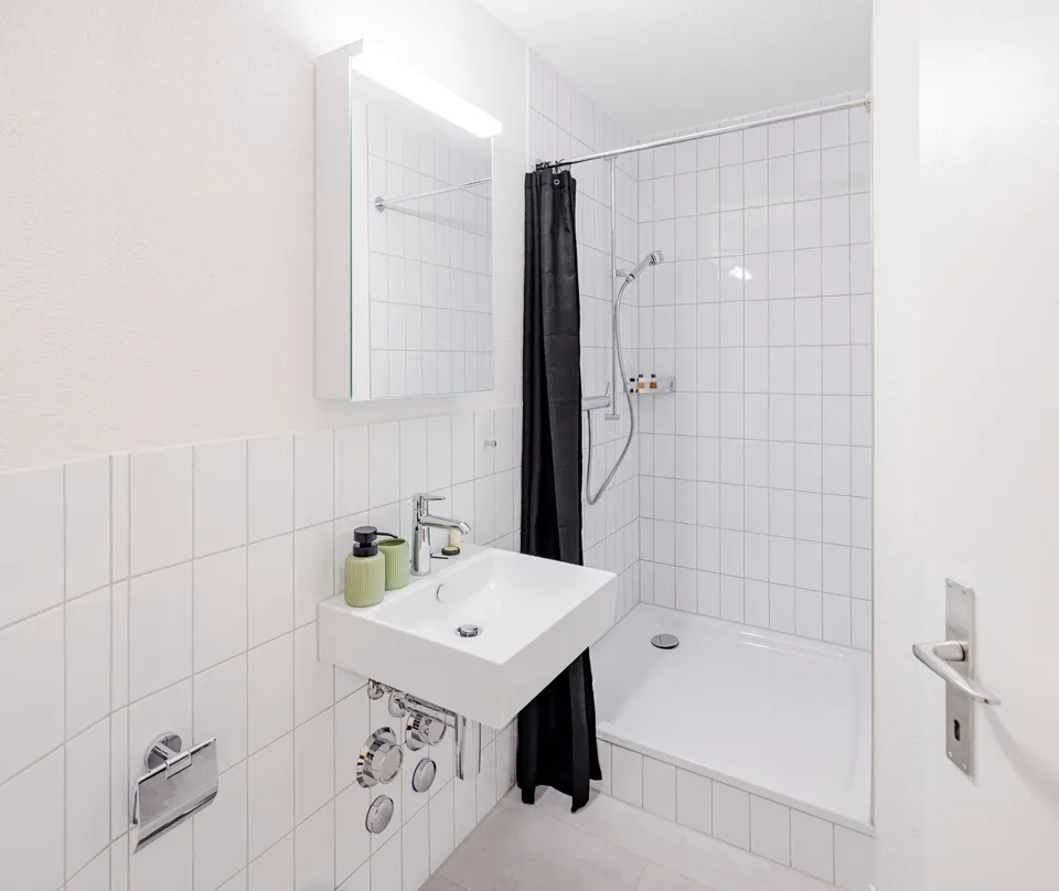 Helles möbliertes Studio inkl. Internet an attraktiver Lage in Biel – photo 6 sur 7