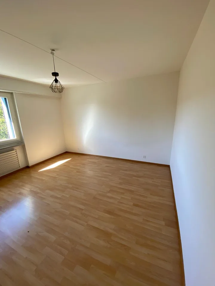 WG Zimmer für 2 Monate zur Untervermietung – photo 2 of 2