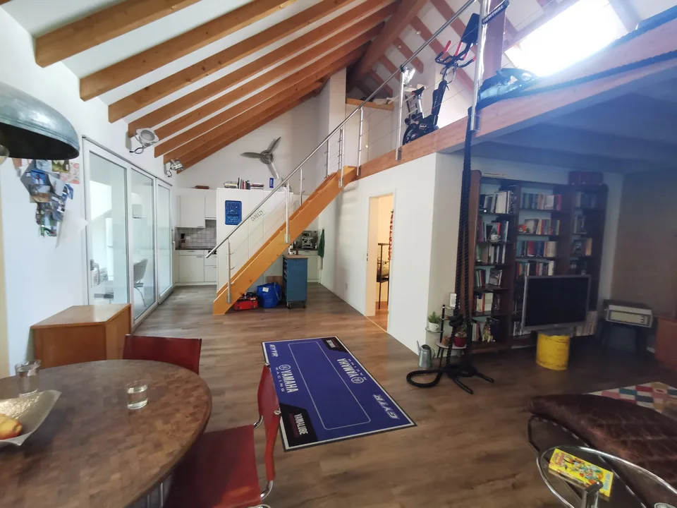 2,5 Zimmer 117 m² Dachgeschoss Wohnung mit Galerie und Wintergarten – foto 1 di 29