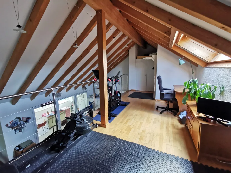 2,5 Zimmer 117 m² Dachgeschoss Wohnung mit Galerie und Wintergarten – foto 23 di 29
