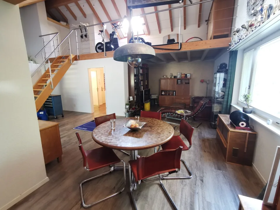 2,5 Zimmer 117 m² Dachgeschoss Wohnung mit Galerie und Wintergarten – foto 2 di 29