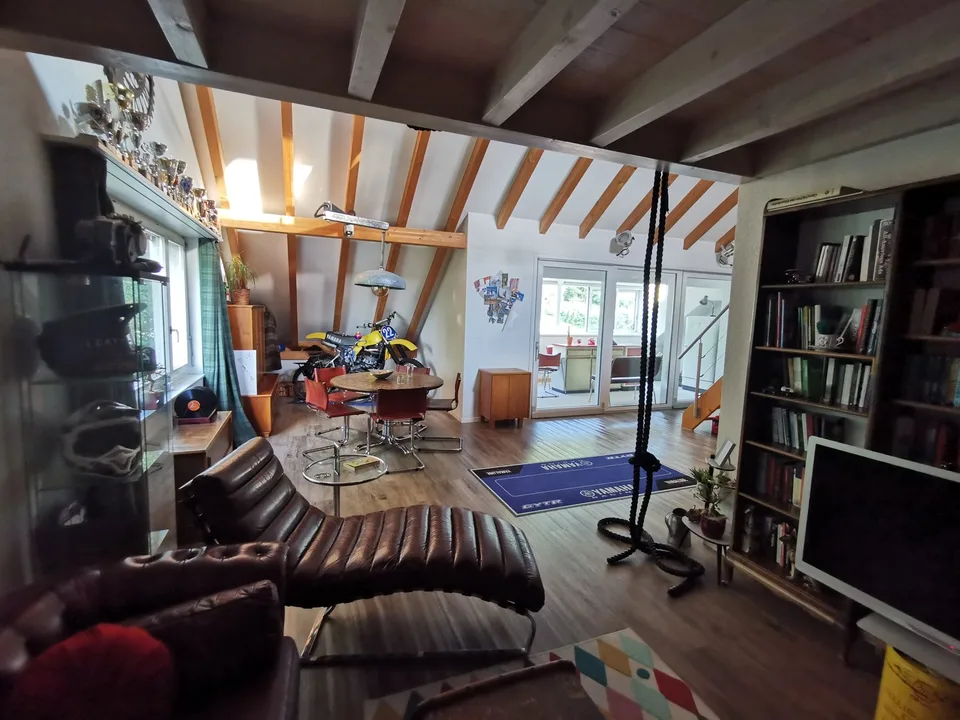2,5 Zimmer 117 m² Dachgeschoss Wohnung mit Galerie und Wintergarten – foto 3 di 29