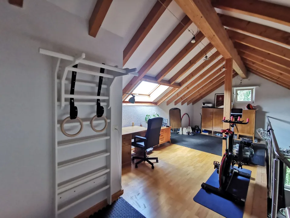 2,5 Zimmer 117 m² Dachgeschoss Wohnung mit Galerie und Wintergarten – foto 25 di 29