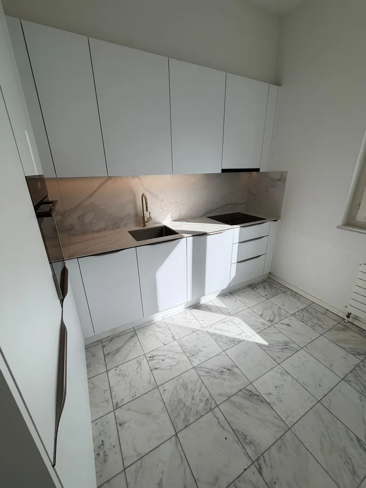 Stilvolles Wohnen im charmanten Altbau – modern ausgebaut und lichtdurchflutet – Foto 2 von 6