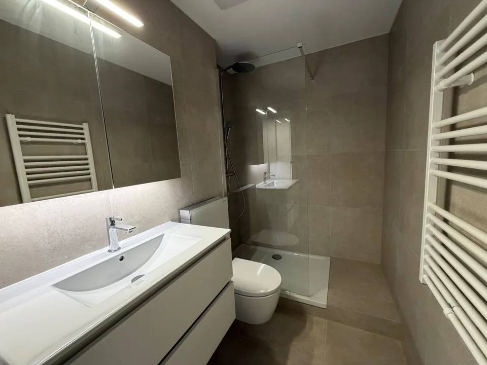 Stilvolles Wohnen im charmanten Altbau – modern ausgebaut und lichtdurchflutet – Foto 5 von 6