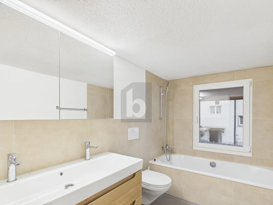 HOCHWERTIG KOMPLETT RENOVIERT – Foto 2 von 4