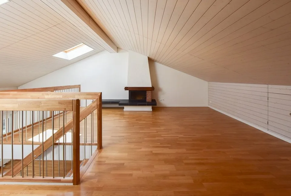 Appartement rénové de 3,5 pièces avec galerie à louer – photo 3 sur 10