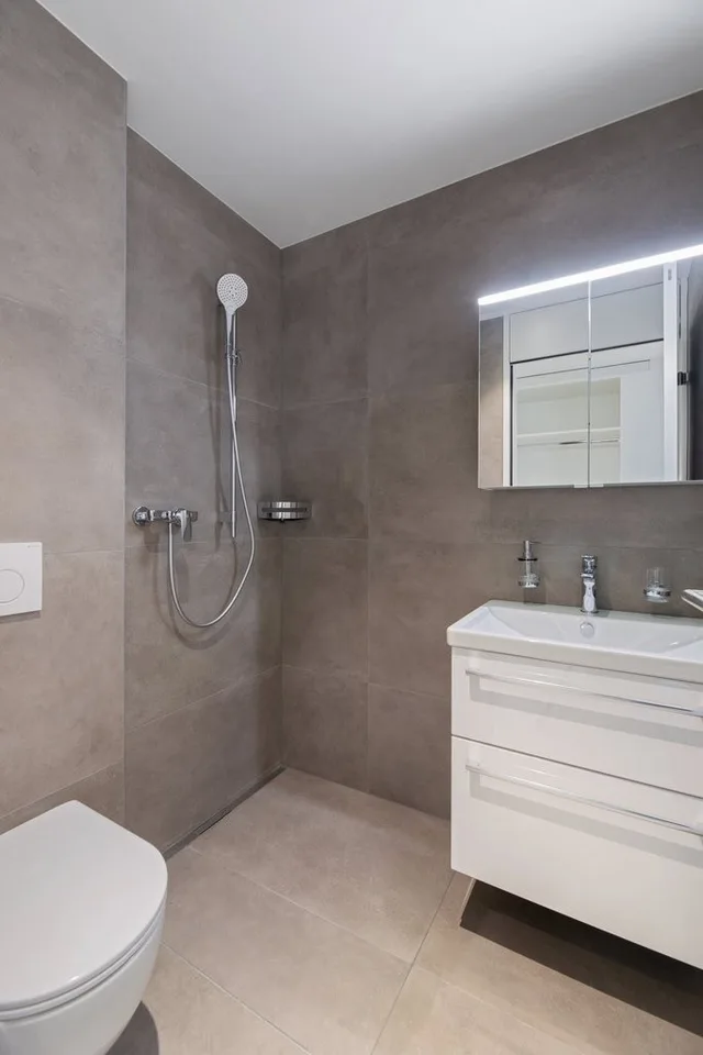 APPARTAMENTO SPLENDIDO IN UNA ZONA TRANQUILLA – foto 8 di 9