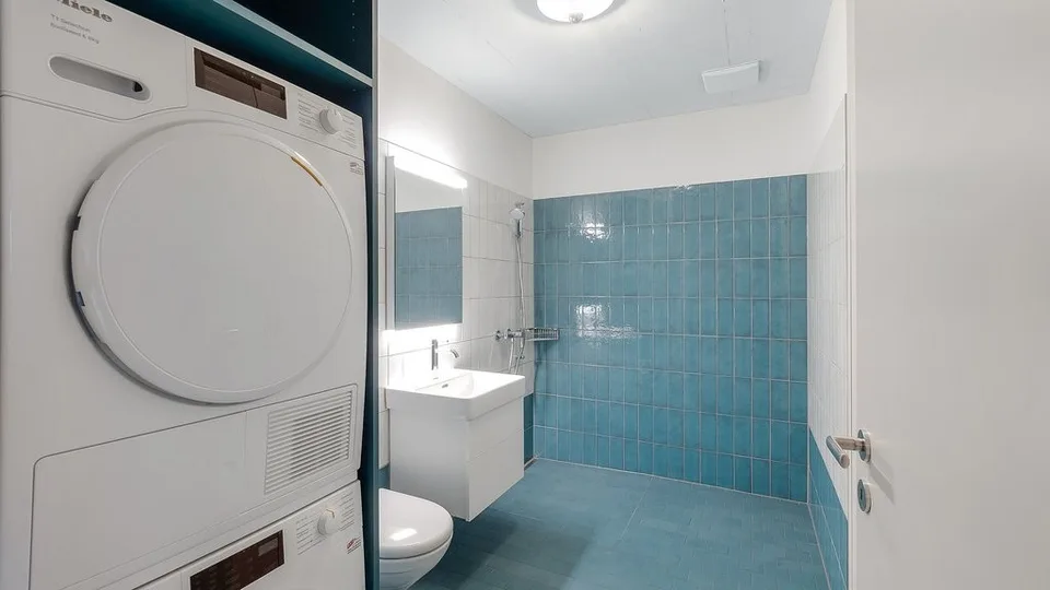 Loyer sans caution - Appartement en attique avec vue imprenable au Käferberg – photo 3 sur 9