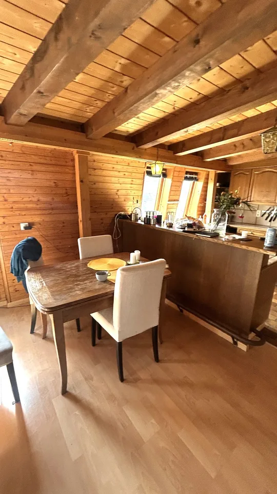 Grosszügige Dachwohnung mit viel Charme & Dachterrasse mitten im Kreis 3! – Foto 5 von 14