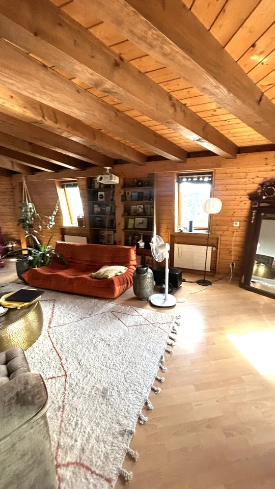 Grosszügige Dachwohnung mit viel Charme & Dachterrasse mitten im Kreis 3! – Foto 3 von 14