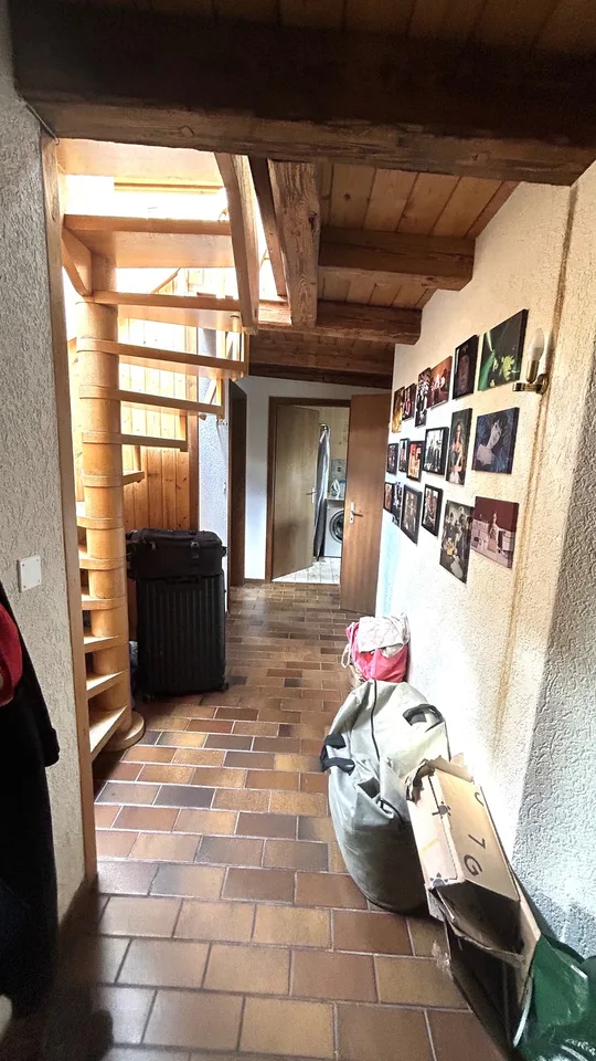 Grosszügige Dachwohnung mit viel Charme & Dachterrasse mitten im Kreis 3! – Foto 10 von 14