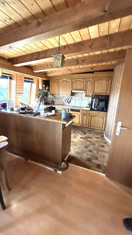 Grosszügige Dachwohnung mit viel Charme & Dachterrasse mitten im Kreis 3! – Foto 6 von 14