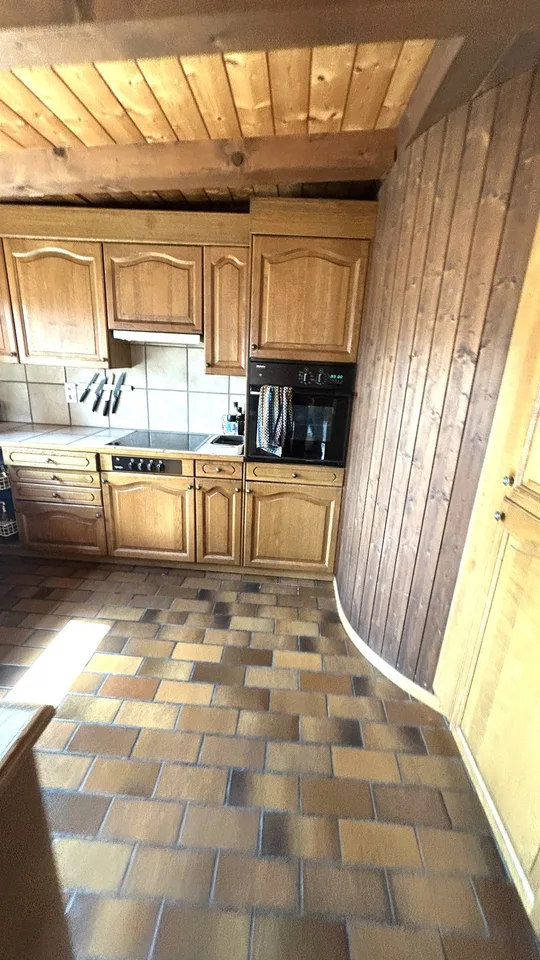 Grosszügige Dachwohnung mit viel Charme & Dachterrasse mitten im Kreis 3! – Foto 7 von 14