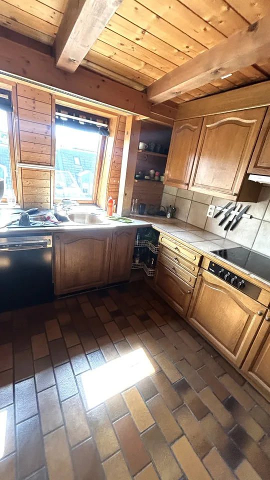 Grosszügige Dachwohnung mit viel Charme & Dachterrasse mitten im Kreis 3! – Foto 8 von 14