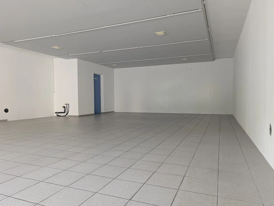Ladenlokal / Showroom / Büro mit Schaufenster an der Hauptstrasse Zunzgen flexibel nutzbar – Foto 8 von 11