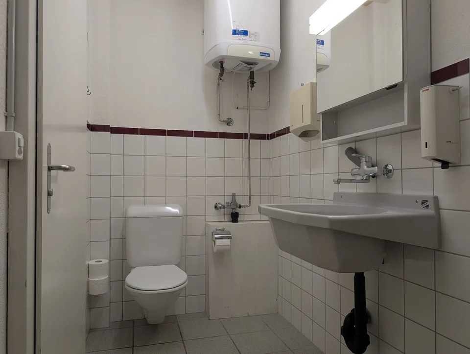 Ladenlokal / Showroom / Büro mit Schaufenster an der Hauptstrasse Zunzgen flexibel nutzbar – Foto 10 von 11