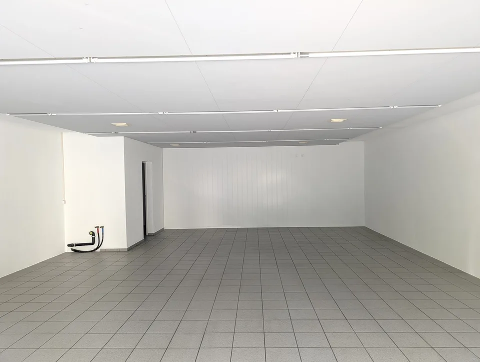 Ladenlokal / Showroom / Büro mit Schaufenster an der Hauptstrasse Zunzgen flexibel nutzbar – Foto 5 von 11