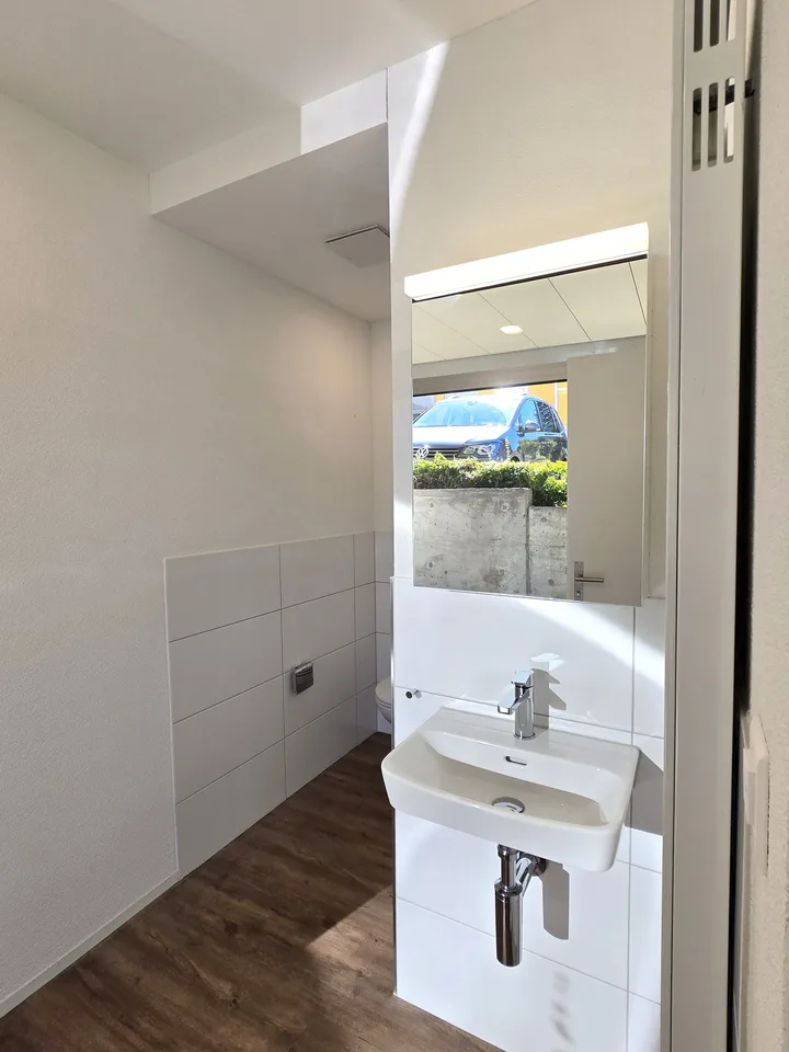Einziehen & Durchstarten: neu sanierte Gewerbefläche in Wabern! – photo 3 of 18