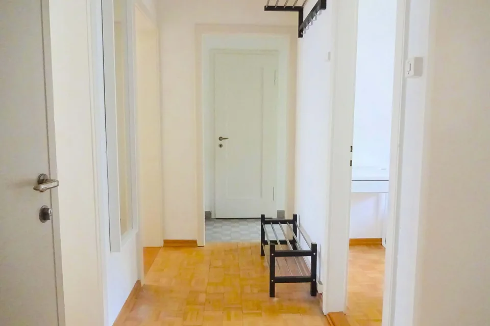 Möbliertes WG-Zimmer mit eigenem Balkon in Basel, ab sofort frei – Foto 6 von 9