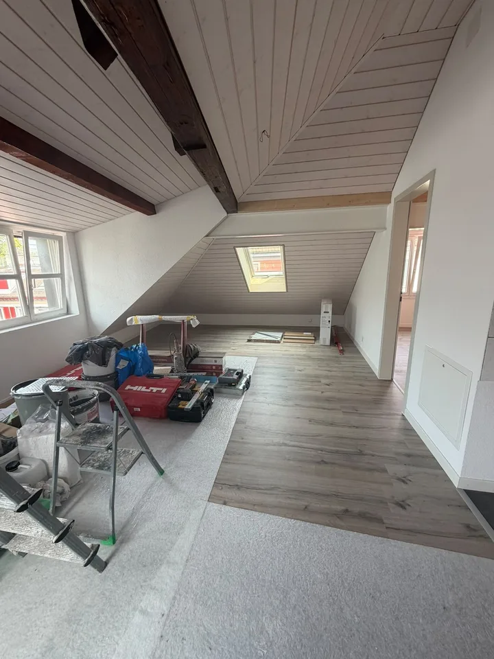 Moderne 2.5-Zimmer-Wohnung mit Balkon & Klimaanlage – Foto 5 von 5