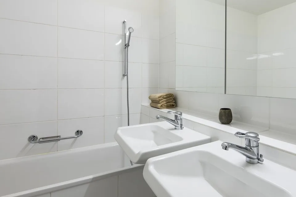 Modern maisonette apartment with garden – photo 4 of 9