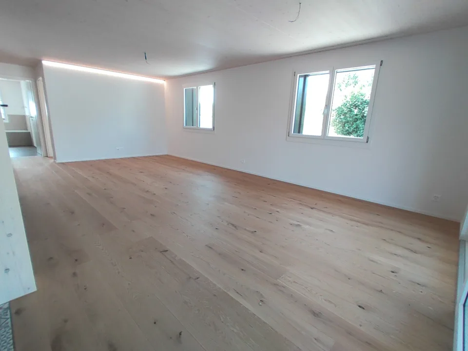 Moderne 3.5-Zimmer-Wohnung mit Terrasse und Rasensitzplatz – Foto 6 von 10