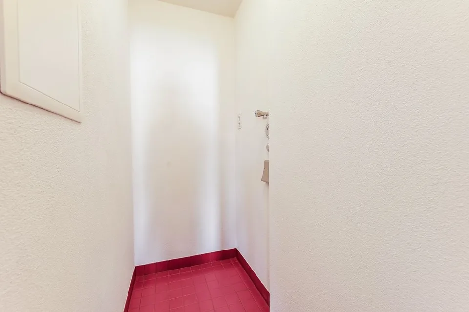 Frisch saniert und bezugsbereit – Foto 7 von 8