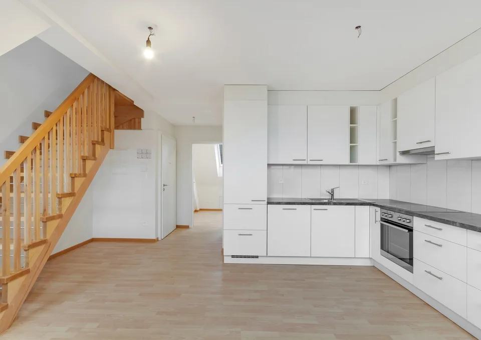 Wunderschöne, möblierte und neue 3 Zimmer Maisonettewohnung per sofort zu vermieten – foto 7 di 12