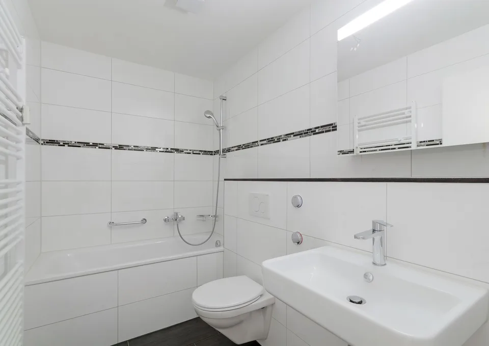 Wunderschöne, möblierte und neue 3 Zimmer Maisonettewohnung per sofort zu vermieten – foto 3 di 12
