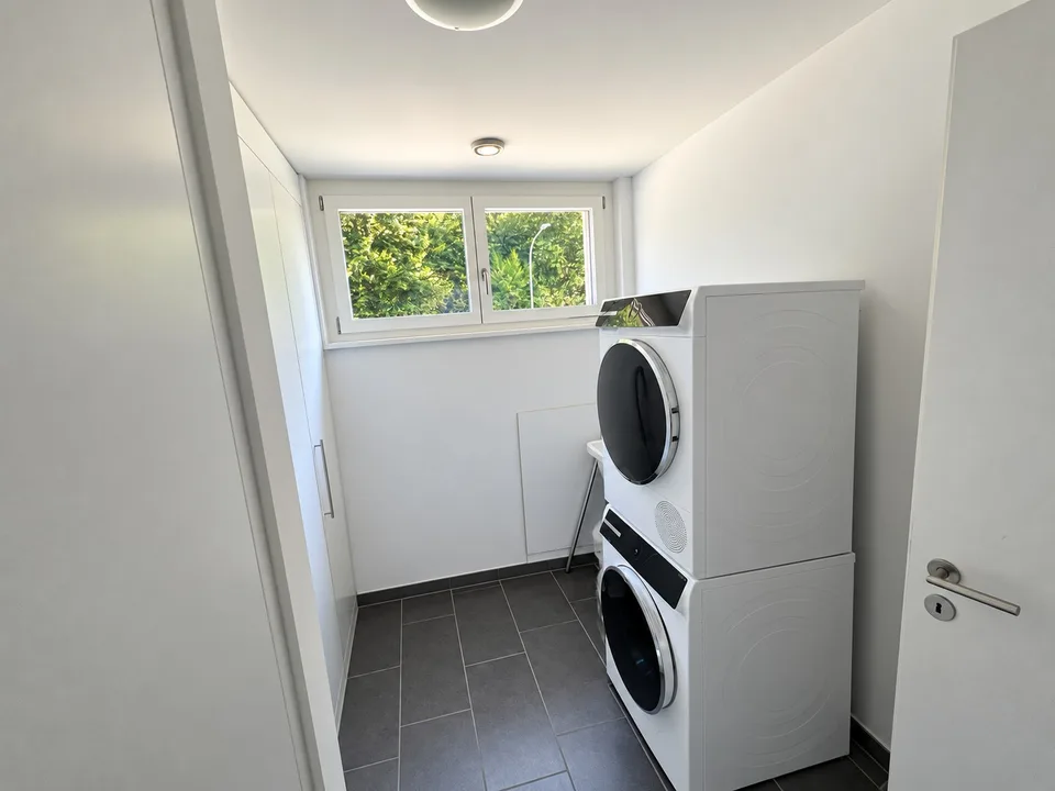 201 m² Attika-Maisonette – 3 Terrassen mit ca. 90 m², Alpenblick & Whirlpool – Foto 15 von 16