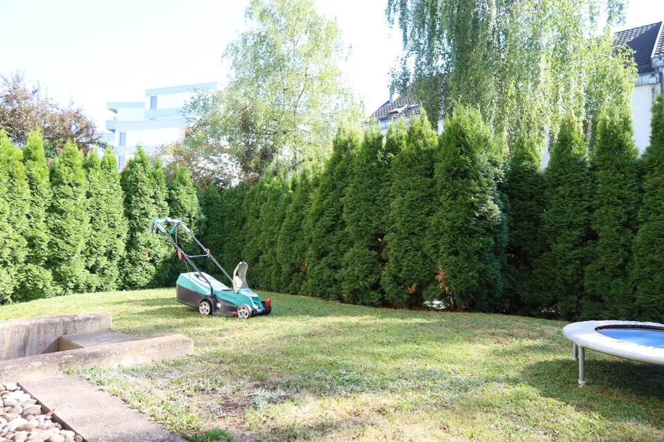 MÖBLIERT MIT GARTENSITZPLATZ – foto 3 di 7