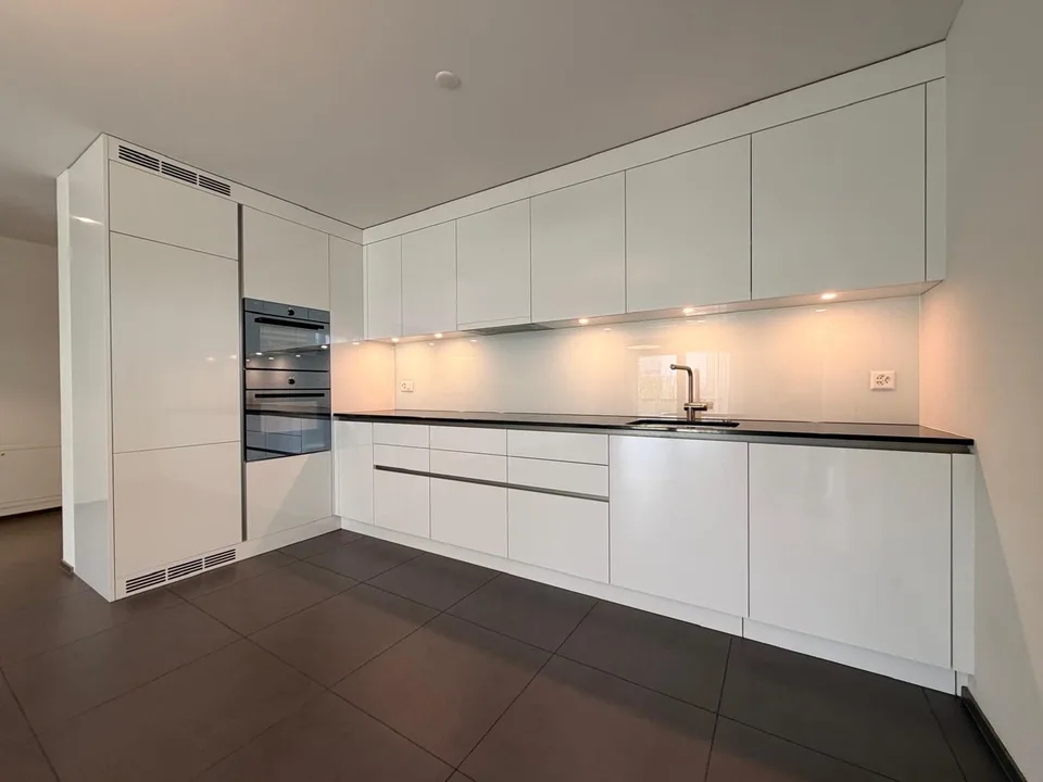 "Neue / Moderne 3.5-Zimmer-Wohnung mit Garten" – Foto 2 von 11