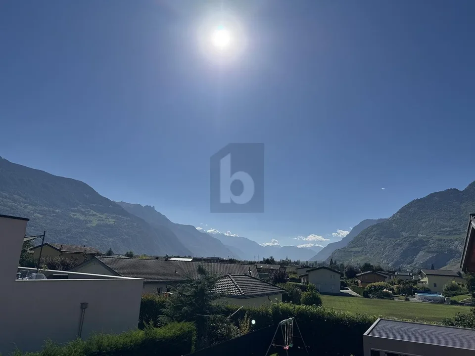 Preis-Leistung, Modern mit Garten und Terrassen – Foto 2 von 4