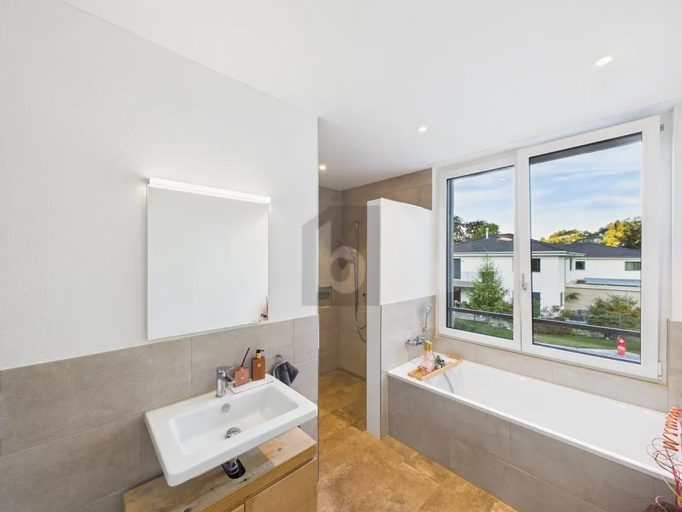 EXCLUSIVE WITH STYLE AND PRIVACY – photo 4 of 4