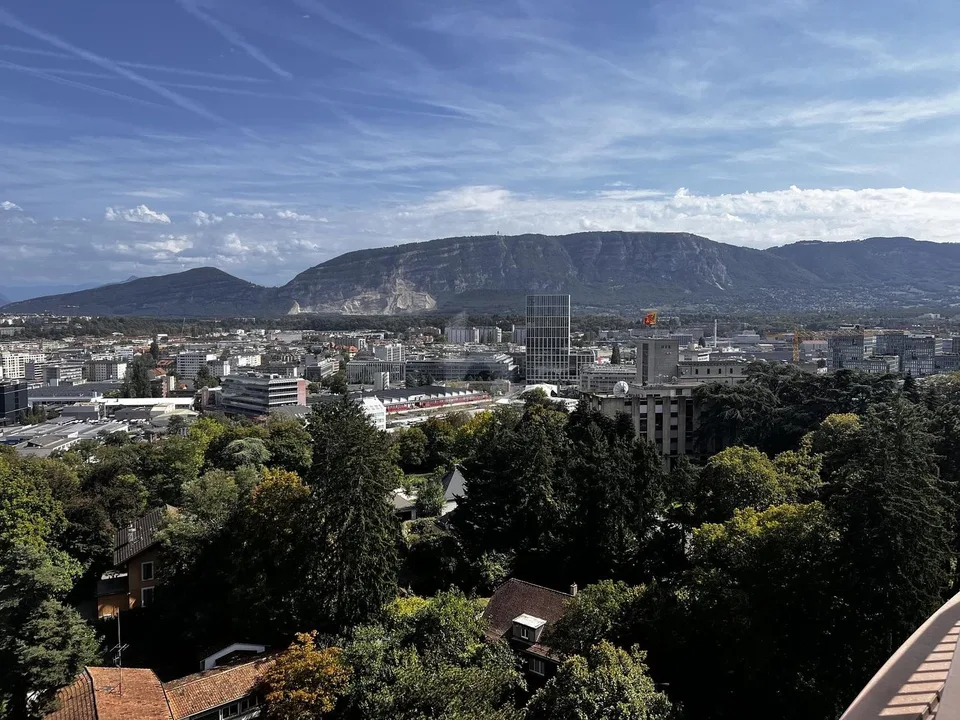 ÉTAGE COMPLET, VUE À COUPER LE SOUFFLE, 360° – Foto 2 von 4