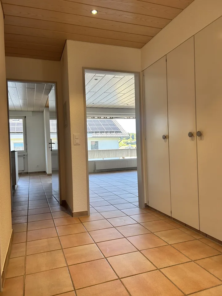 Die EINFACHE 4.5-Zi-Wohnung mit dem Rundumblick – photo 3 of 14