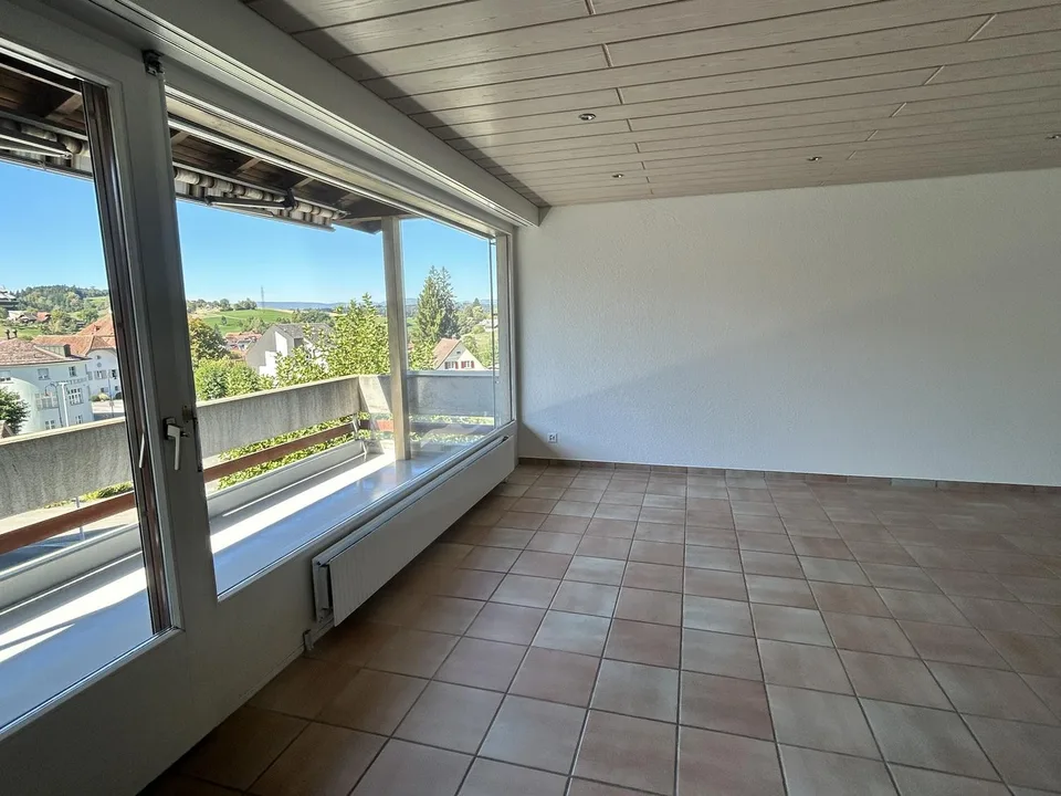 Die EINFACHE 4.5-Zi-Wohnung mit dem Rundumblick – photo 6 of 14