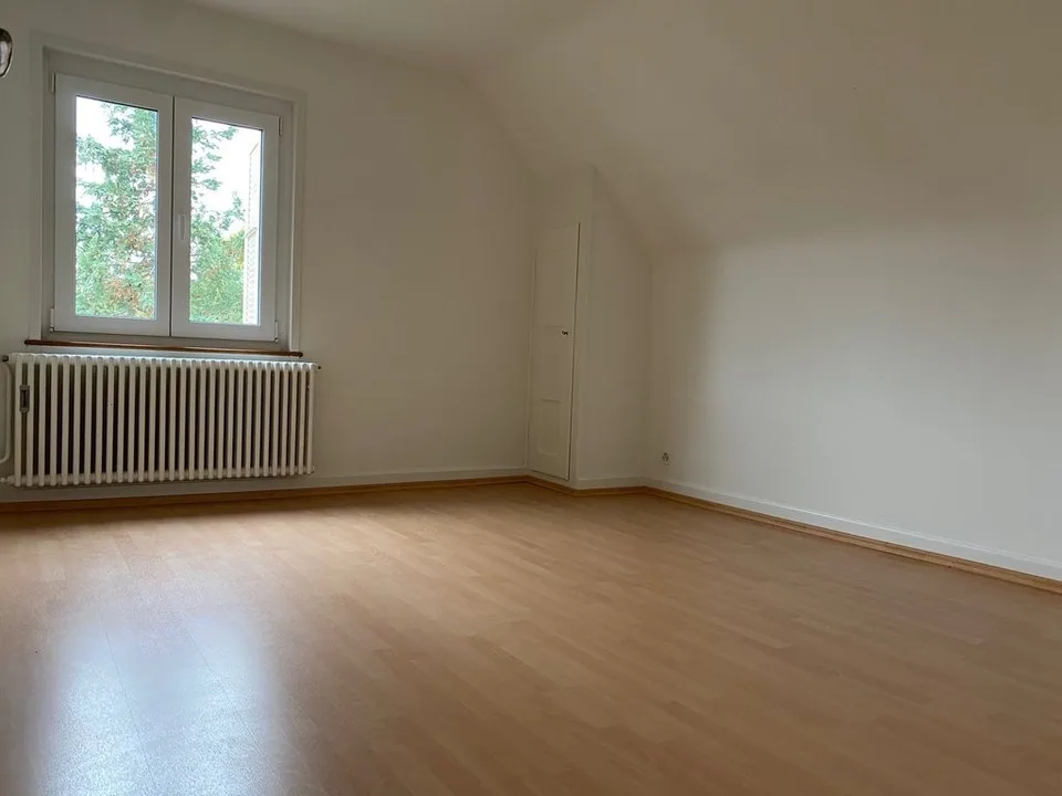 Helle 3-Zimmer-Dachwohnung – Foto 5 von 8