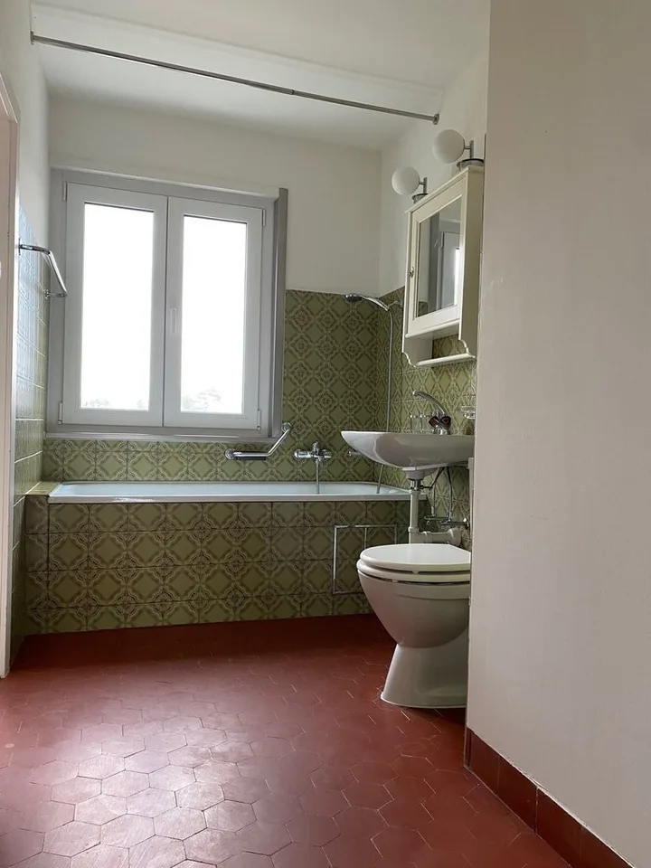 Helle 3-Zimmer-Dachwohnung – Foto 3 von 8