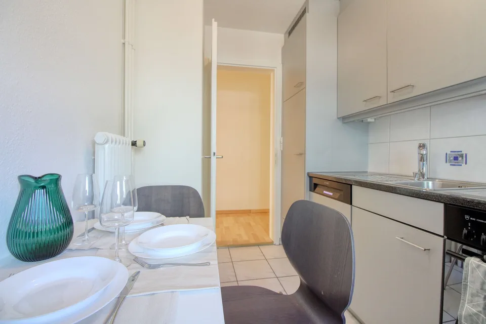 Furnished room in modernised apartment in a top location – Foto 13 von 14