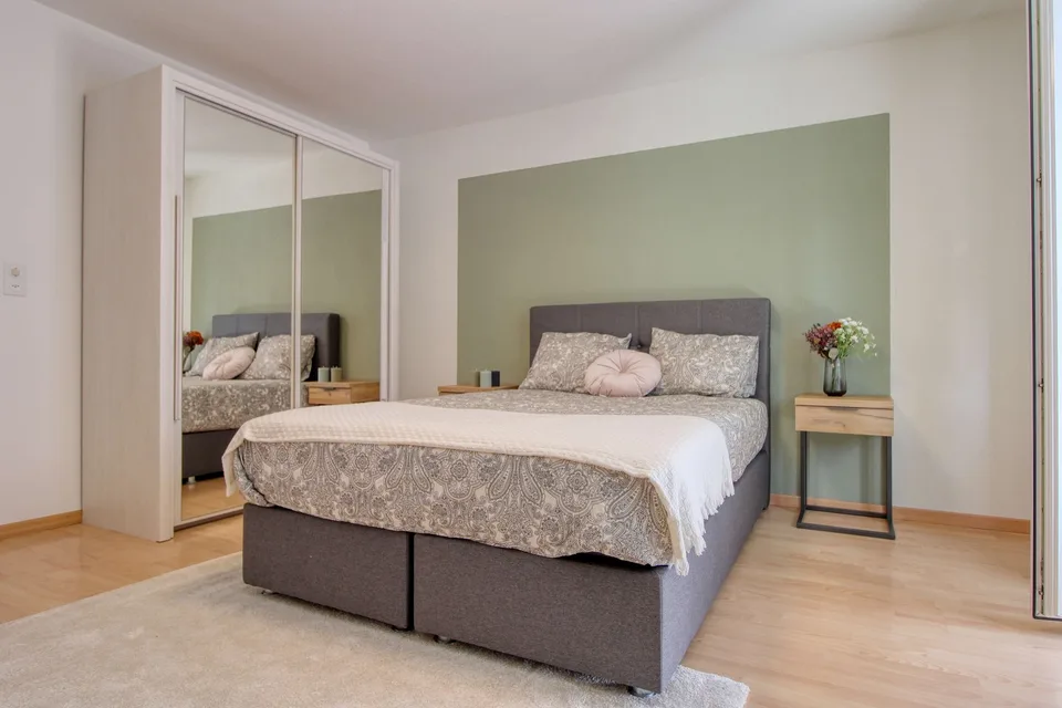 Furnished room in modernised apartment in a top location – Foto 6 von 14