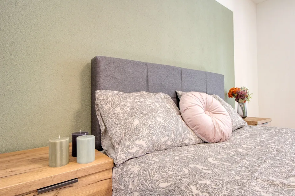 Furnished room in modernised apartment in a top location – Foto 8 von 14