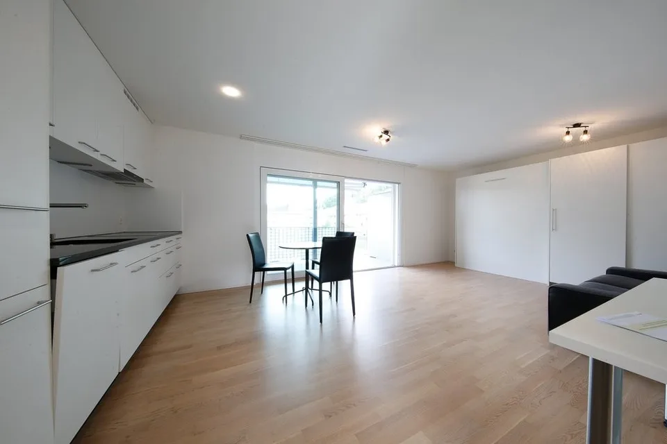 Appartamento arredato con balcone spazioso – foto 6 di 10
