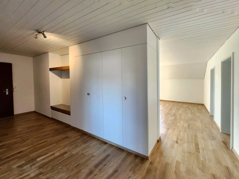 Spacious 3.5-room attic apartment – photo 12 of 12