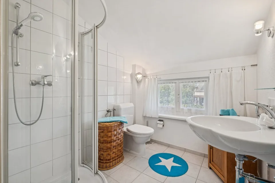 Detached single-family house with lovingly designed and maintained garden in Grüningen ZH – photo 11 of 11