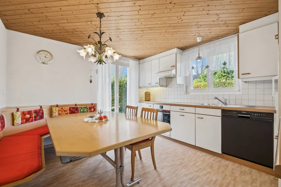 Detached single-family house with lovingly designed and maintained garden in Grüningen ZH – photo 6 of 11