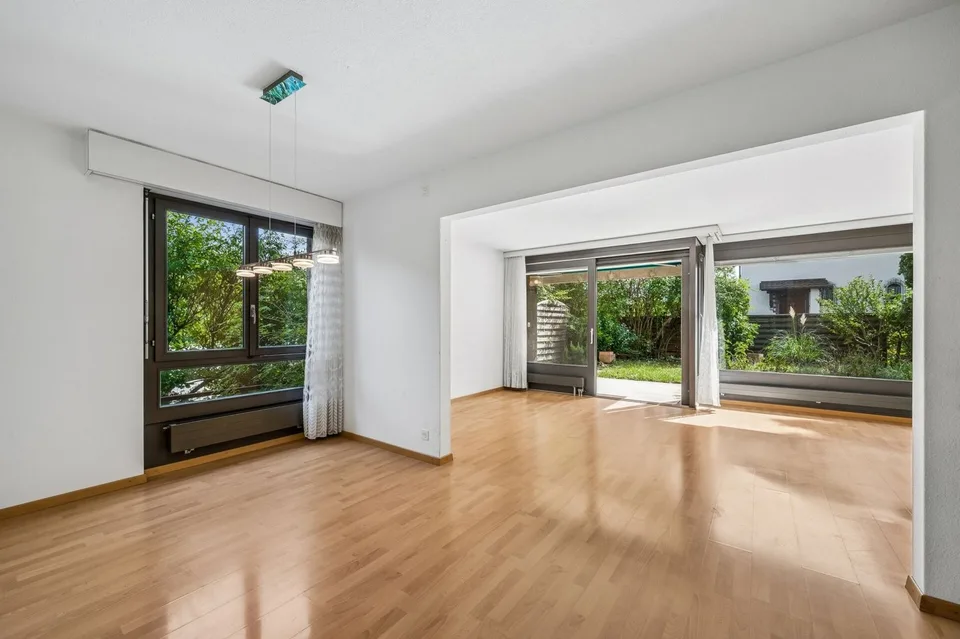 Casa a schiera di 5,5 locali con giardino e grande potenziale – foto 4 di 13