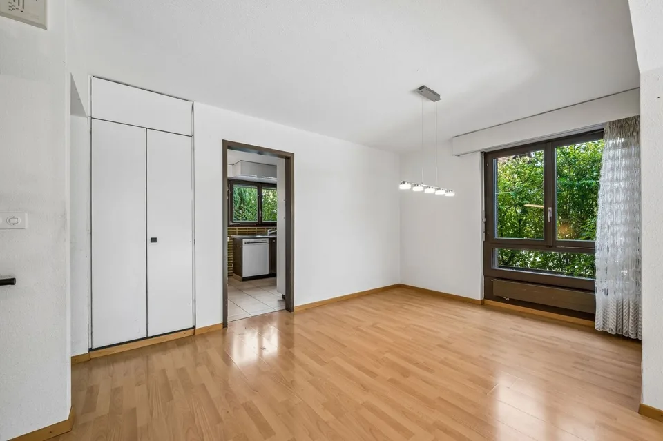 Casa a schiera di 5,5 locali con giardino e grande potenziale – foto 2 di 13