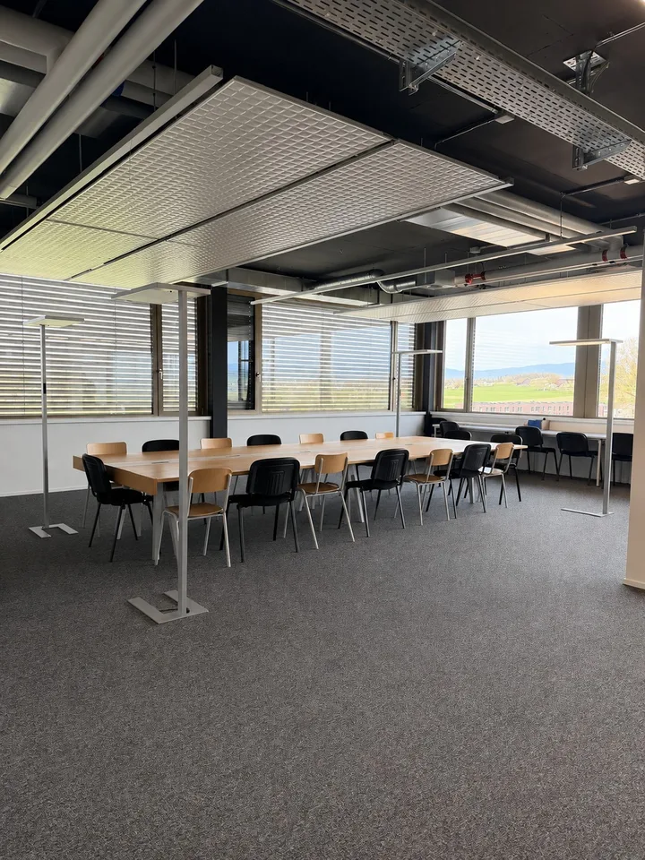 Ufficio arredato nuovo e luminoso - 32 m² in affitto a St-Aubin – foto 2 di 5